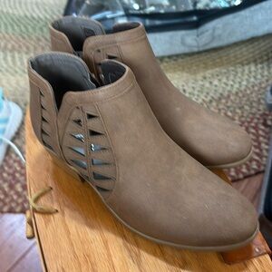 Brown booties NEW size 7